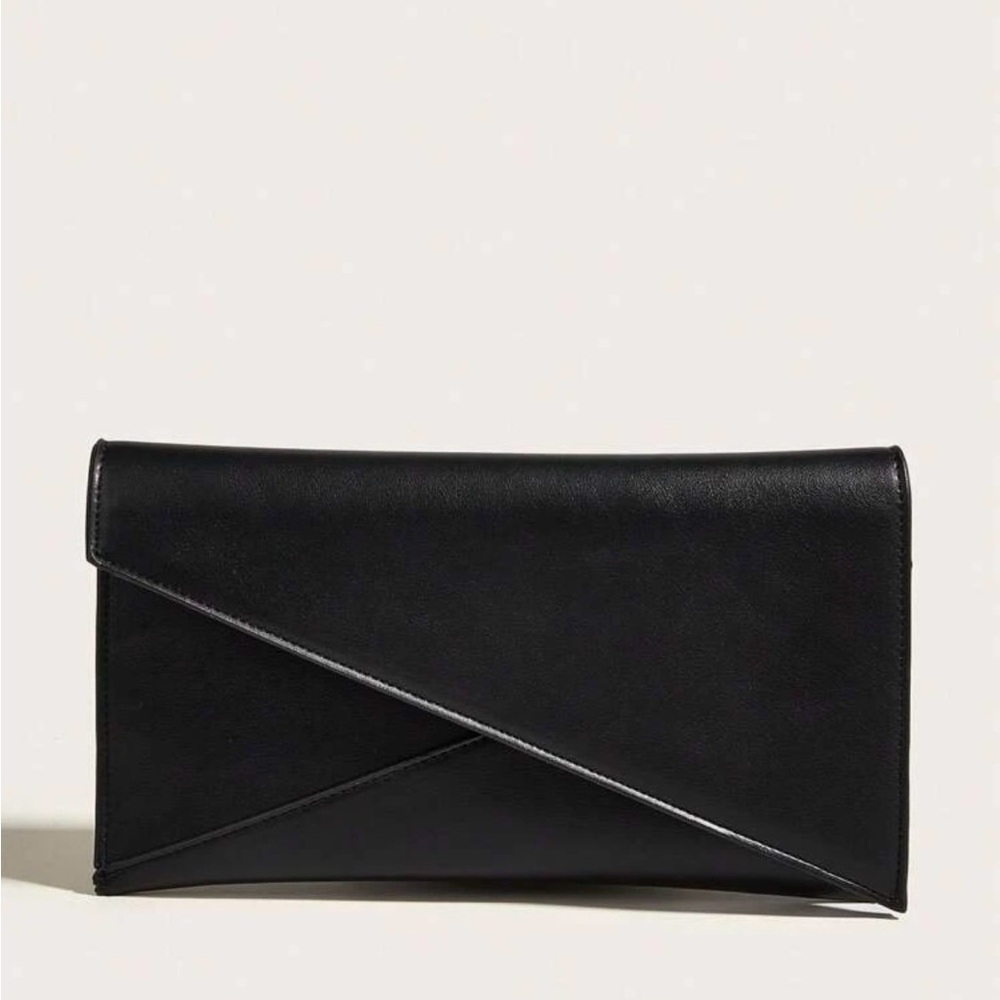 MEDIUM ENVELOPE BAG W/ CHAIN STRAP